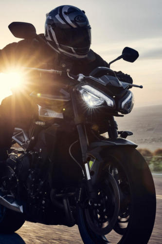 Street Triple R_MY23_01957_ML