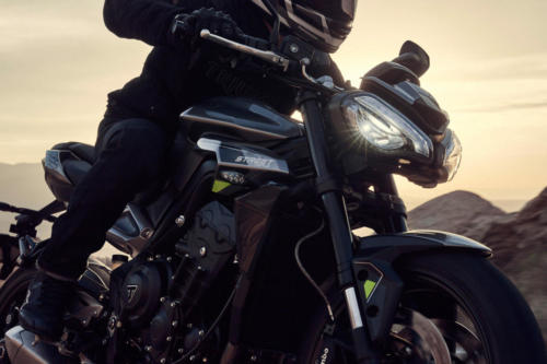 Street Triple R_MY23_01975_ML