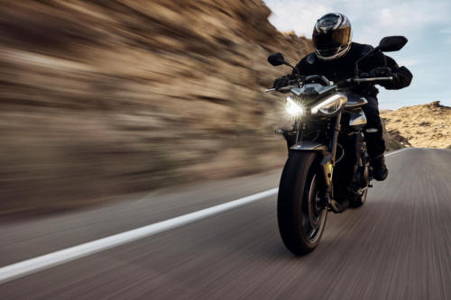 Street Triple R_MY23_02192_ML