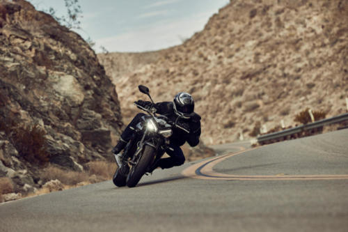 Street Triple R_MY23_11409_ML