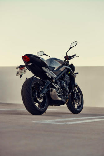 Street Triple R_MY23_18284_ML