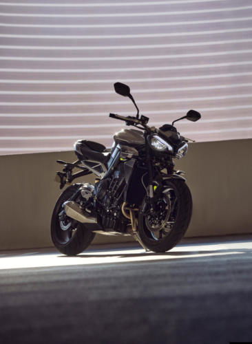 Street Triple R_MY23_18675_ML