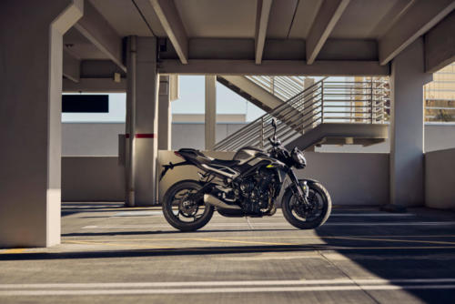 Street Triple R_MY23_18728_ML
