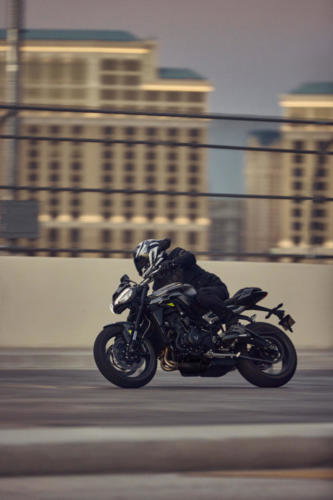 Street Triple R_MY23_20466_ML