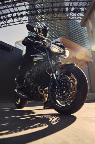 Street Triple R_MY23_22357_ML