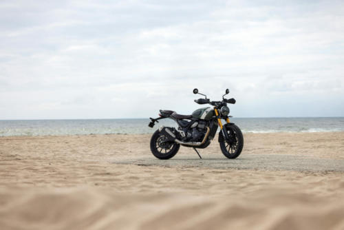 TH1_Scrambler 400X_MY24_1087_JP