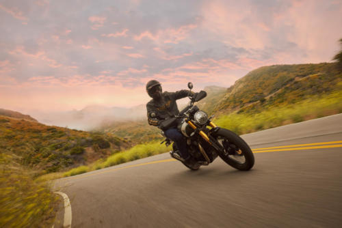 TH1_Scrambler 400X_MY24_1168_JP