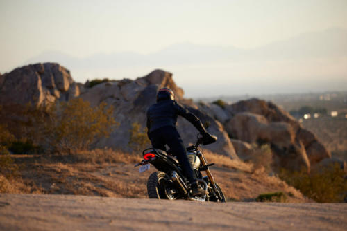 TH1_Scrambler 400X_MY24_6187_JP