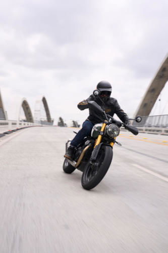 TH1_Scrambler 400X_MY24_8879_PB