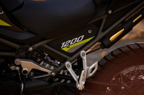 Tiger_1200_Desert_Edition_MY26_CW4I0877_GE