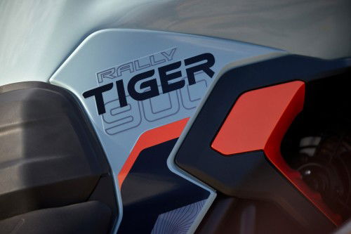 Tiger_900_Desert_Edition_MY26_CW4I1184_GE