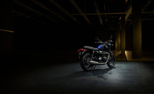 Triumph Bonneville T100 Blue StealthEdition (1)