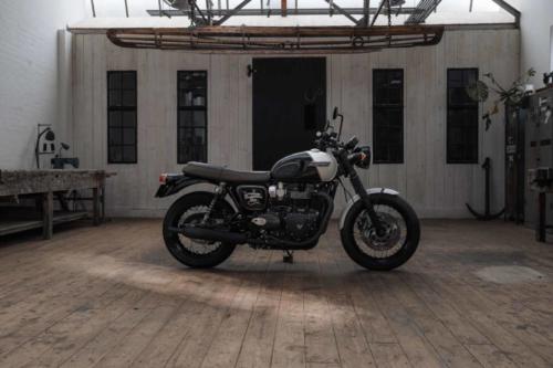 Triumph Bonneville T120 Black DGR Limited Edition (1)
