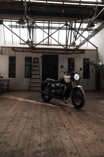 Triumph Bonneville T120 Black DGR Limited Edition (13)