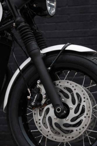 Triumph Bonneville T120 Black DGR Limited Edition (28)