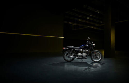 Triumph Bonneville T120 Blue StealthEdition (1)