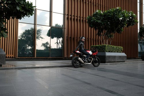 Triumph Thruxton 400 - 2026 (1)