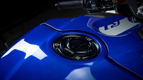 Yamaha R1 GYTR 2023 (8)