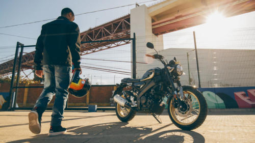 XSR125 Legacy Static