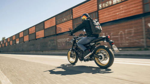 XSR125 Legacy Action images