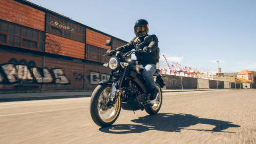 XSR125 Legacy Action images