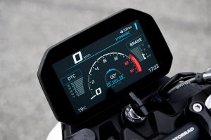 BMW F 450 R 2027 – 6,5-Zoll-TFT-Display mit Sport Screen, Schräglagen- und Bremsanzeige im Fahrmodus Dynamic
