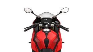 BMW F 450 RR 2027 – Sport in Racing Red, Studioaufnahme von vorn oben auf Tank, Lenkerstummel und Cockpit