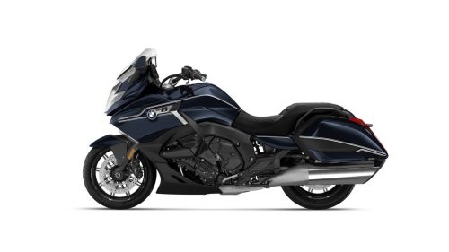 BMW K 1600 Bagger 2027 Edition II in Imperialblau metallic – Seitenansicht links im Studio