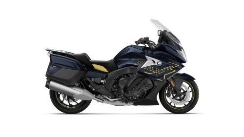 BMW K 1600 GT 2027 Edition II in Imperialblau metallic – Seitenansicht rechts mit gelbem Felgentape und Seitenkoffern