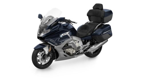 BMW K 1600 GTL 2027 Edition II in Imperialblau metallic – Dreiviertel-Frontansicht mit Topcase im Studio