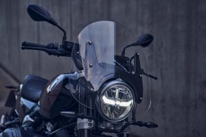 BMW R 12 2025 – Scheinwerfer und Tourenscheibe Detail, Schwarz
