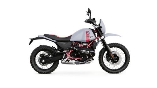 BMW R 12 G/S 2027 Option 719 in Frozen Brooklyngrau metallic – Seitenansicht rechts mit groben Stollenreifen im Studio
