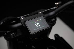 BRABUS Urban-E Fragment Edition 2026 – 2,8-Zoll-LCD-Display mit Fahrinformationen