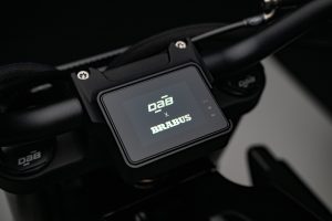 BRABUS Urban-E Fragment Edition 2026 – 2,8-Zoll-LCD-Display mit DAB-x-BRABUS-Startanimation