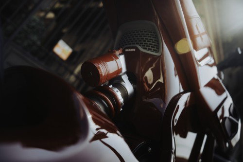 BRABUS URBAN E First Edition Fusion Red 2026 – Makroaufnahme der Shell-Steppung auf der BRABUS-Masterpiece-Sitzbank