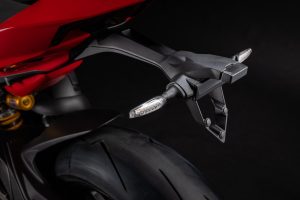 Ducati Panigale V4 S 2027 – Heckpartie mit Kennzeichenhalter und LED-Blinkern über dem Hinterreifen
