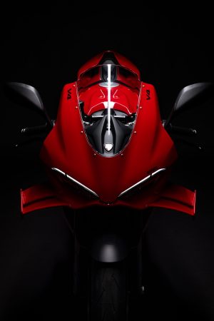 Ducati Panigale V4 2027 – Frontansicht von schräg oben mit Windschild, LED-Scheinwerfern und Winglets