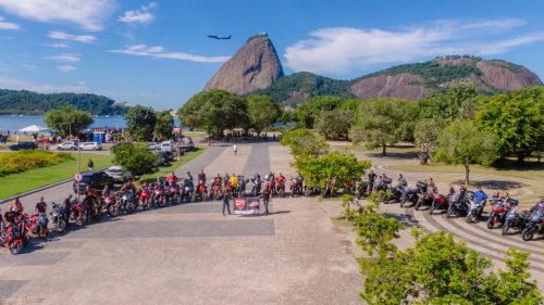 Ducati #WeRideAsOne 2026 – Luftaufnahme des Ducati-Treffens in Rio de Janeiro vor dem Zuckerhut, Brasilien
