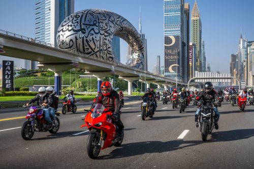 Ducati #WeRideAsOne 2026 – Motorradparade in Dubai vor dem Museum of the Future mit Panigale und Streetfighter im Vordergrund