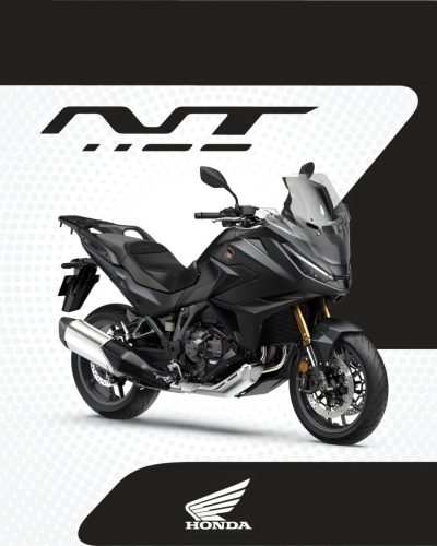 Honda NT1100 2027 in Mat Ballistic Black Metallic – Hochformat mit NT-Schriftzug, Dreiviertelansicht von vorne