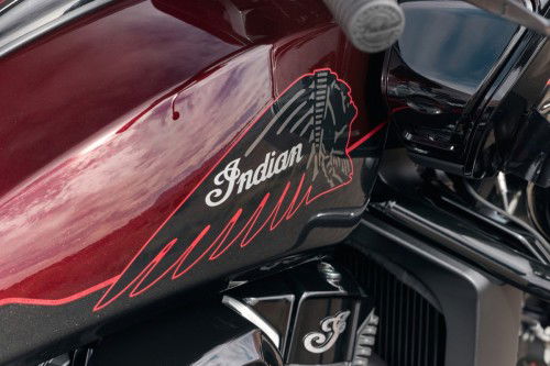 indian-2026-challenger-125th-07-detail-tank-indian-logo