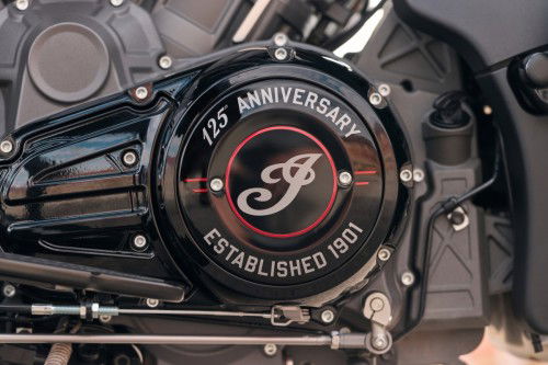 indian-2026-challenger-125th-13-detail-125th-motordeckel
