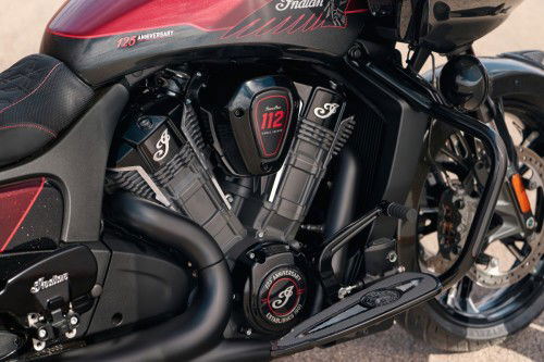 indian-2026-challenger-125th-15-detail-motor-seitenansicht