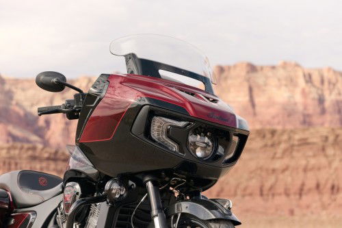 indian-2026-challenger-125th-20-detail-verkleidung-scheinwerfer