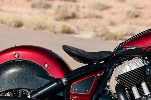 indian-2026-chief-vintage-125th-16-detail-sitz-seitenpanel