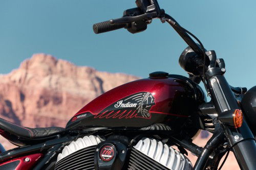 indian-2026-chief-vintage-125th-25-detail-tank-indian-logo