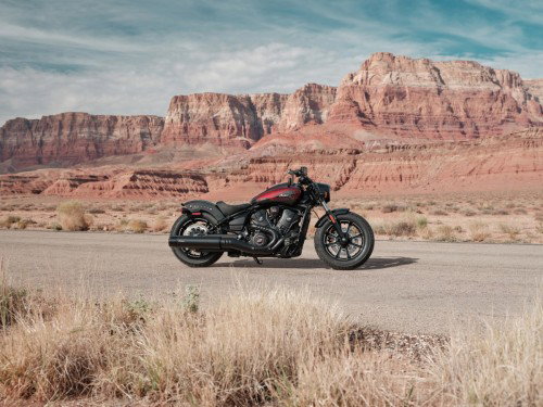 indian-2026-scout-bobber-125th-02-seitenprofil