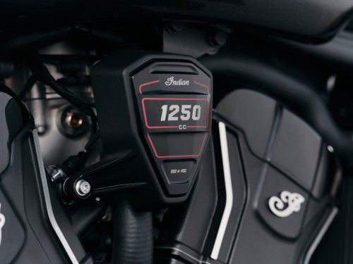 indian-2026-scout-bobber-125th-05-detail-seriennummer-002-von-450