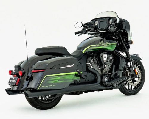 Indian Chieftain PowerPlus Signature Series 2026, Heck-Dreiviertelansicht mit Satteltaschen, Rücklicht, Kennzeichen „IMC1901 und Blick auf Cockpit mit Rundinstrumenten und Touchscreen