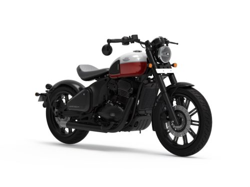 Jawa All Stars 42 Bobber 2026 in Jasper Red - Seitenansicht mit weiss-rot lackiertem Tank auf weissem Studiohintergrund